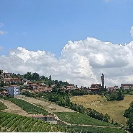 ベッド・アンド・ブレックファスト Sogno In Langa 4*