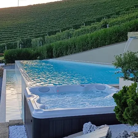 Sogno In Langa Bed and breakfast Monforte dʼAlba